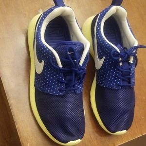 Nike Roshe Run sneakers